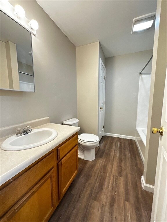 Building Photo - 6 Maple St