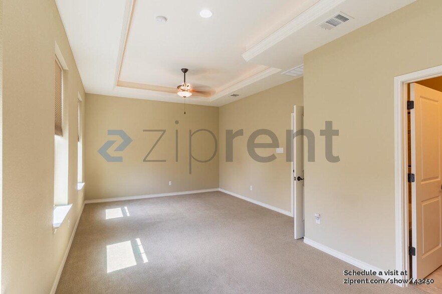 Building Photo - 1025 Highknoll Ln