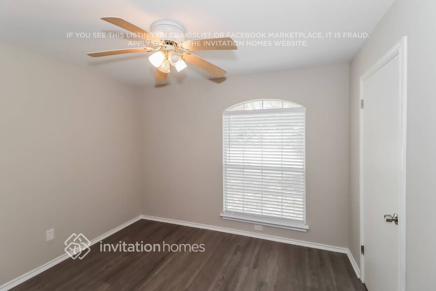 Building Photo - 2604 Hill Street Cove