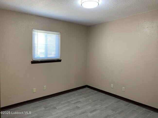 Building Photo - 226 Cherry St