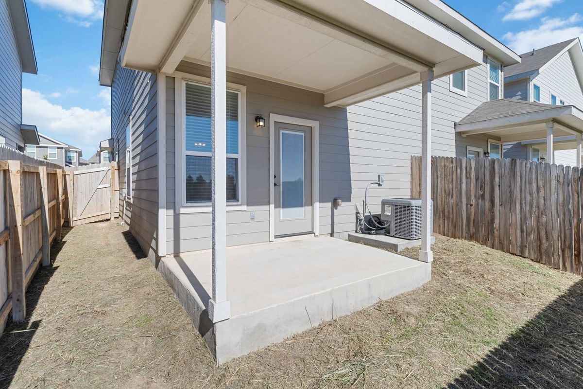 Building Photo - 13822 Enzo Gate