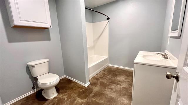 Building Photo - 905 W 7th St