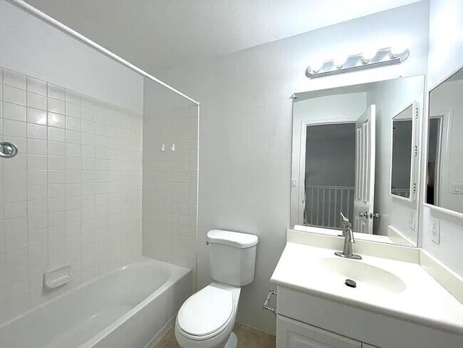 Building Photo - 91-1050-1050 Kaileolea Dr