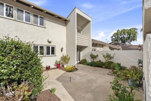 Building Photo - 219 Via Osuna