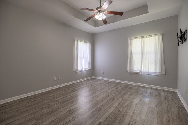 Building Photo - 10190 Fionn Loop
