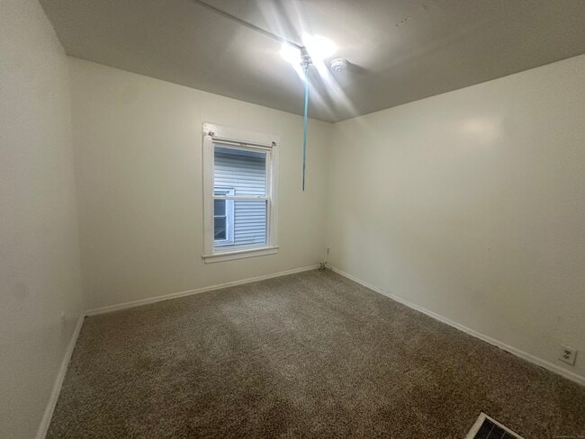 Building Photo - 347 Shelton Ave