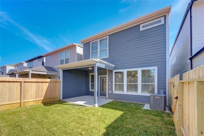 Building Photo - 1709 Summerlyn Ter Dr