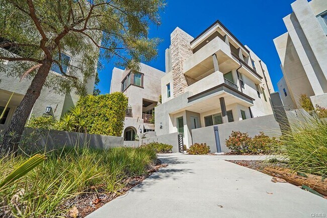 Building Photo - 227 Stellar