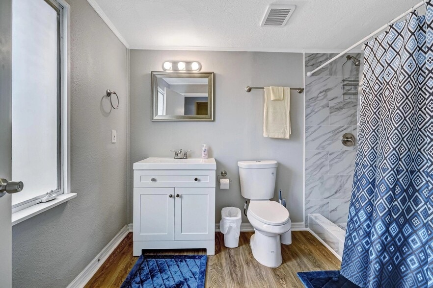 Building Photo - 7206 Ridgeway Rd N