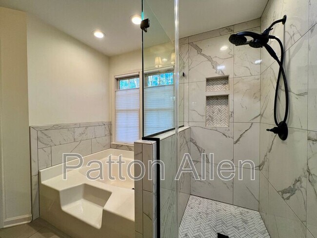 Building Photo - 29 Whispering Oak Ct