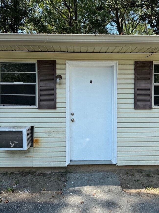 Building Photo - 1600 N Lane UNIT E