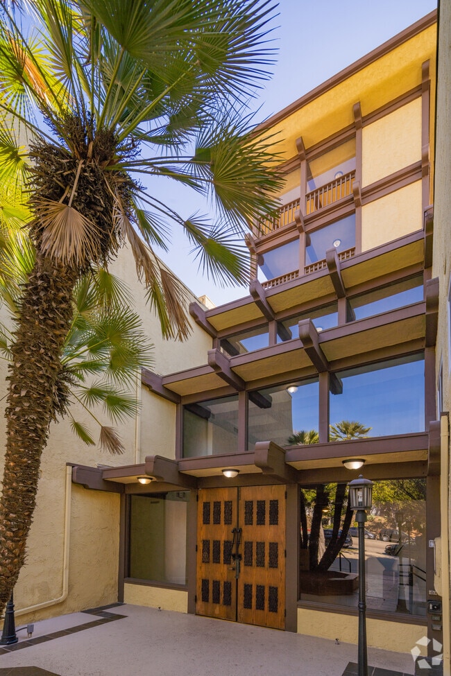 5950 Buckingham Pkwy Culver City, CA 90230 - Adobe Grande