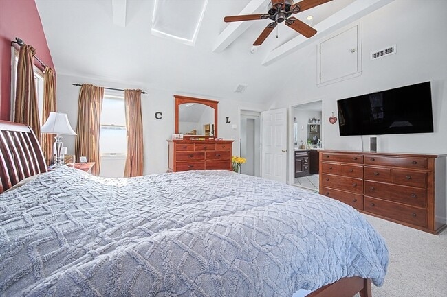 Building Photo - 268 Wood St