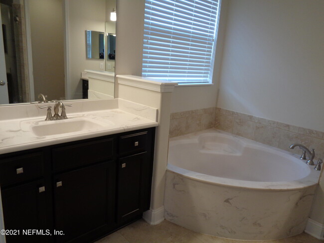 Building Photo - 4055 Arbor Mill Cir