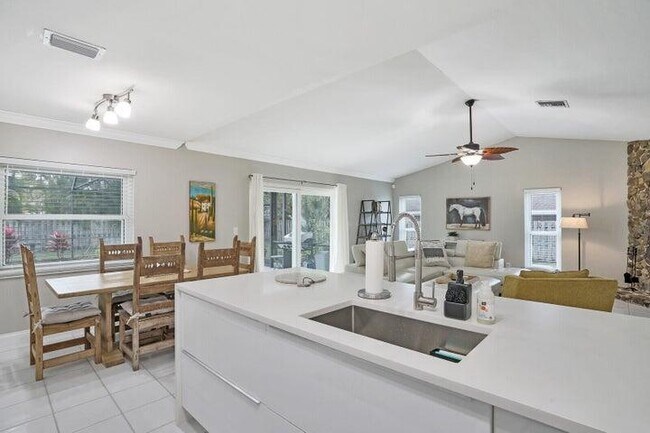 Building Photo - 1740 Shower Tree Way