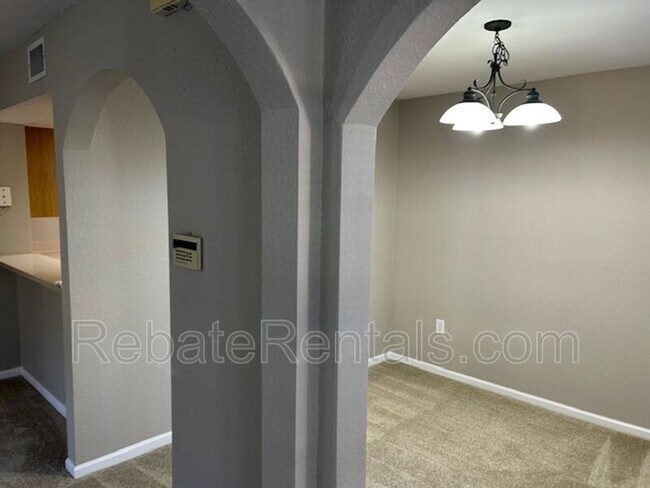 Building Photo - 10075 Gate Pkwy N