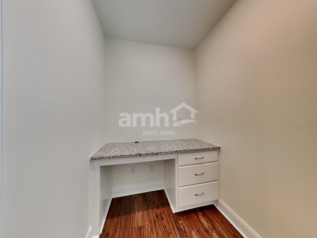 Building Photo - 317 Azore Way