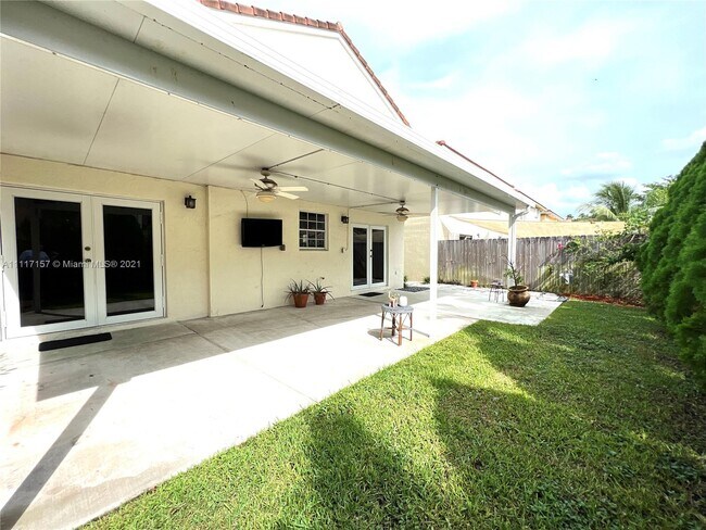 Building Photo - 10774 Lenox Rd
