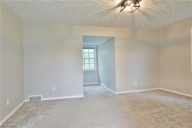 Building Photo - 5558 Pierce Rd NW
