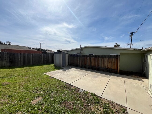 Building Photo - 360 E Foster Rd