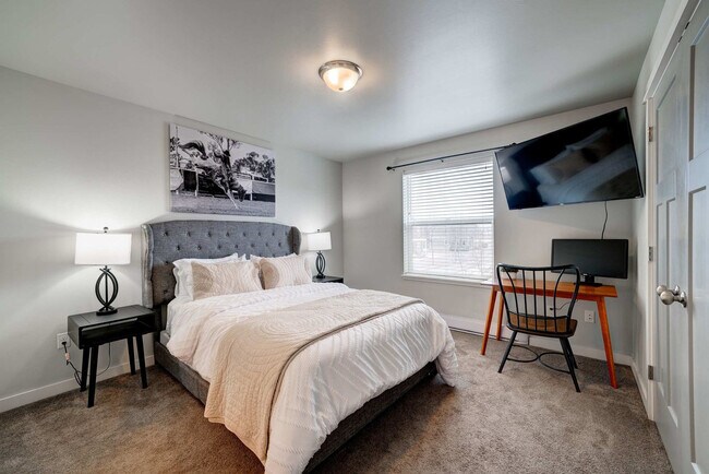 Building Photo - 360 Enterprise Blvd