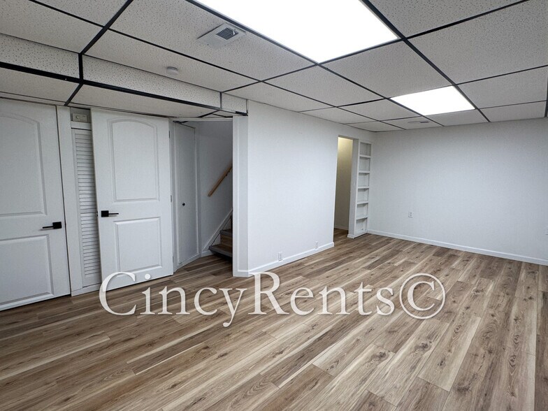 Building Photo - 6815 Sunray St