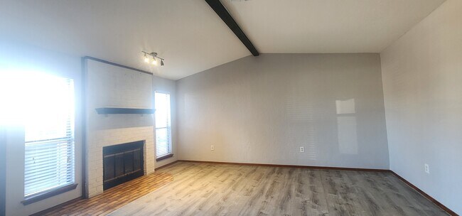 Building Photo - 907 NE Tortoise Dr