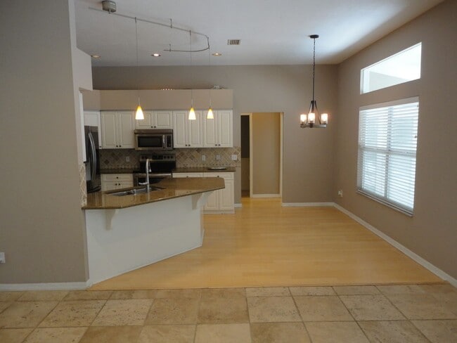 Building Photo - Beautiful 3 BR/2.5 BA in Park Avenue Subdivision