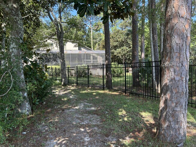 Building Photo - 150 Kelly Ln