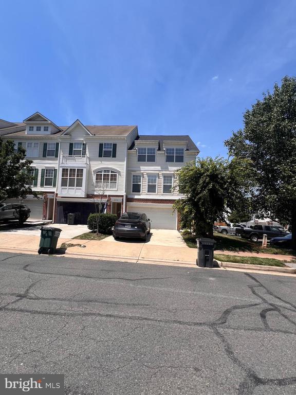 Building Photo - 8234 Glade Bank Dr