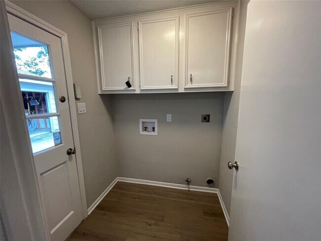 Building Photo - 1015 Cascade Creek Dr