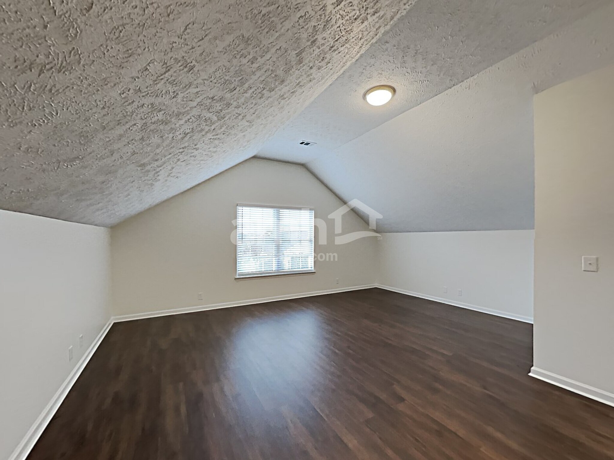 Building Photo - 1911 Odessa Ave