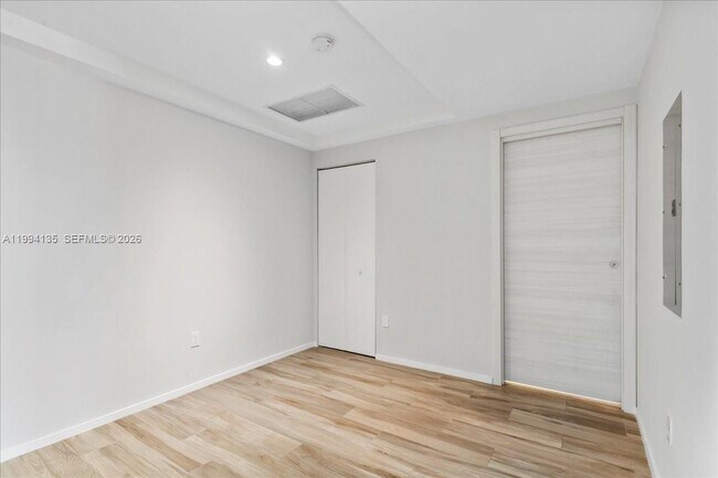 Building Photo - 801 S Miami Ave