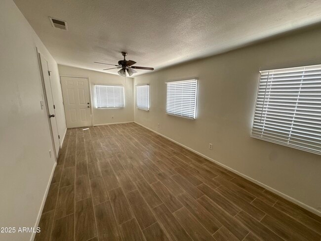 Building Photo - 1718 W Oraibi Dr