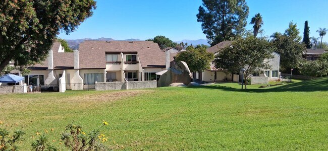 Building Photo - 1437 Robin Ln