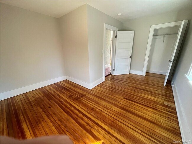 Building Photo - 7 Bonnie Brae Ave