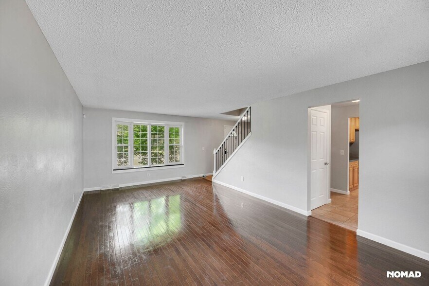 Building Photo - 3891 E Long Ct