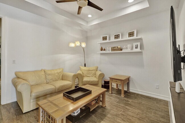 Building Photo - 100 NW 69th Cir