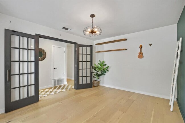Building Photo - 1602 Thornridge Rd
