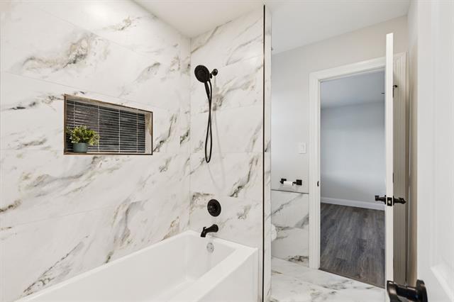 Building Photo - 7408 Golf Club Dr
