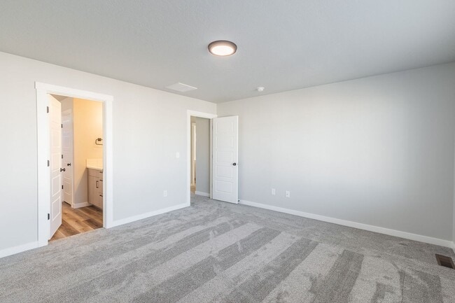 Building Photo - New 4 Bed 2.5 Bath House in Star