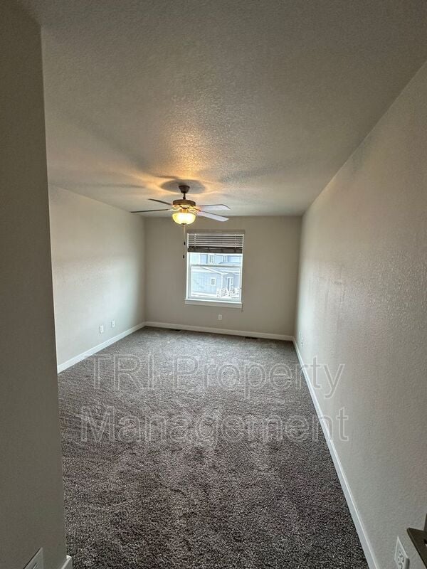 Building Photo - 218 E Chestnut St