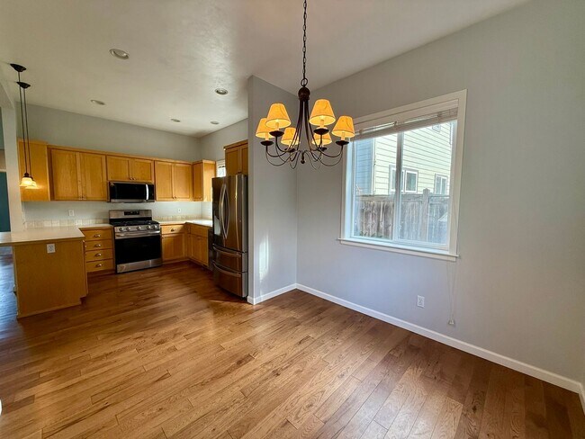 Building Photo - $500.00 OFF Move In Costs Special!