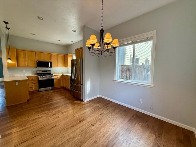 Building Photo - Single Level Cresent Meadows Home