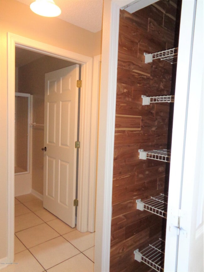 Building Photo - 2600 Alicia Ln