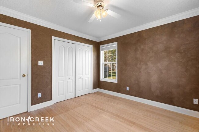 Building Photo - 49 Azalea Dr