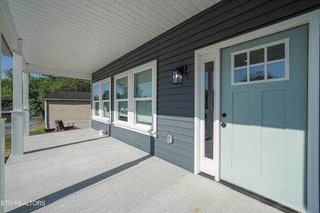 Building Photo - 2713 Tarleton Ave
