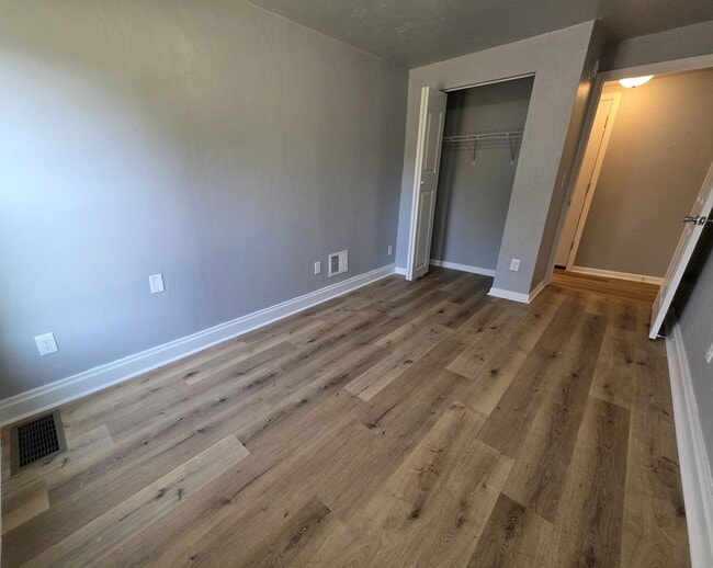 Building Photo - Shipyard Maple At 5th