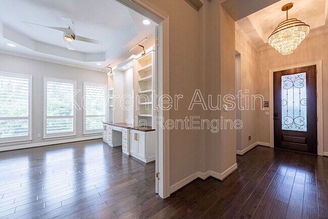 Building Photo - 617 Smarty Jones Ave