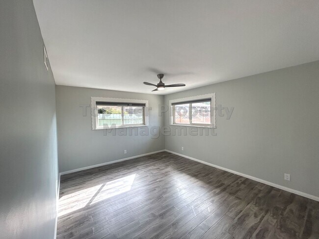 Building Photo - 1608 Mountain View Ave